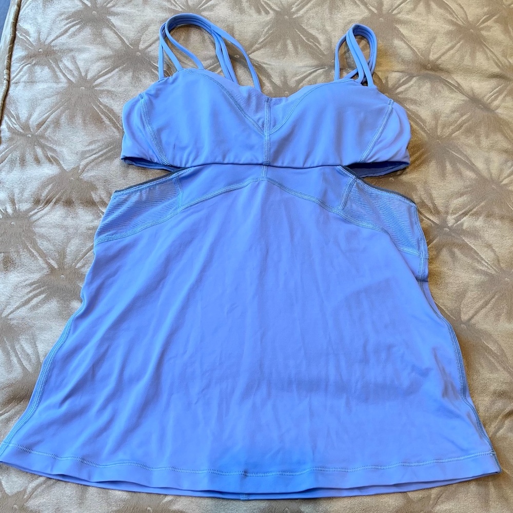 🌈Lululemon Athletica Workout Top Size 6🌈 - Picture 1 of 5